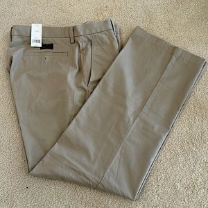 New With Tag Banana Republic Dawson Chino 100% Cotton Khaki Pant Size 35W 32L